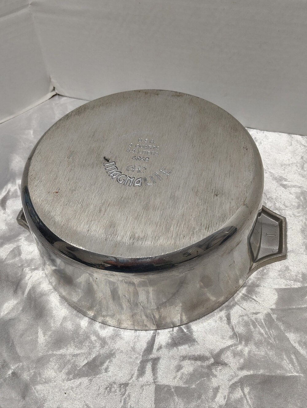 Wagner Ware MAGNALITE Cast Aluminum Dutch Without Lid, 5 Quart